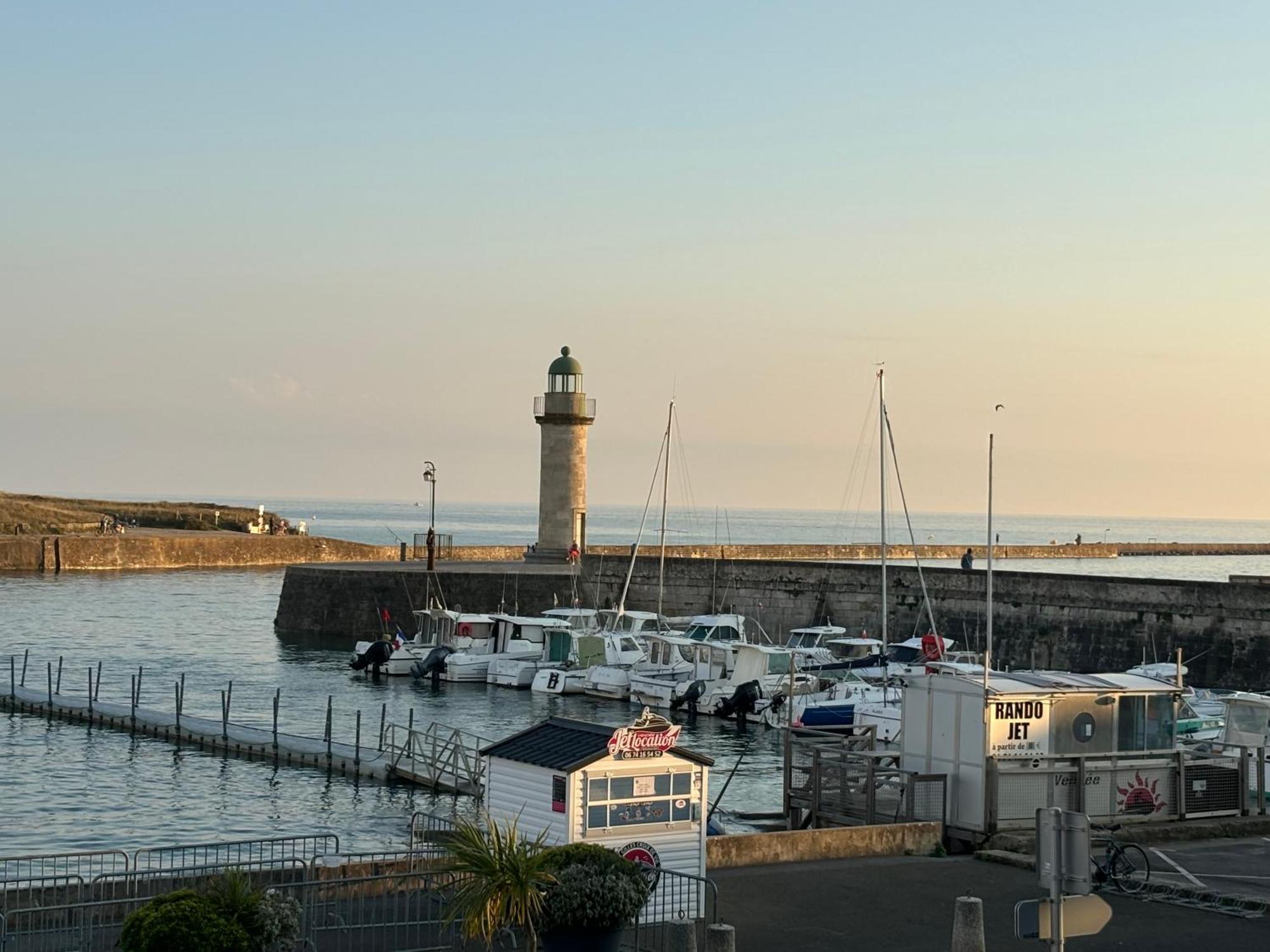 Апартаменты Vue Panoramique Port Et Ocean Сен-Жиль-Круа-де-Ви Экстерьер фото
